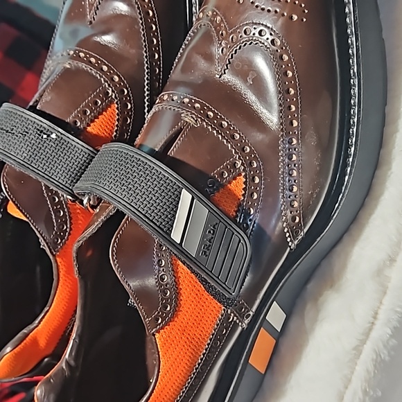 PRADA Brown Perforated Leather Wingtip Loafers size 9.5 - Picture 3 of 7